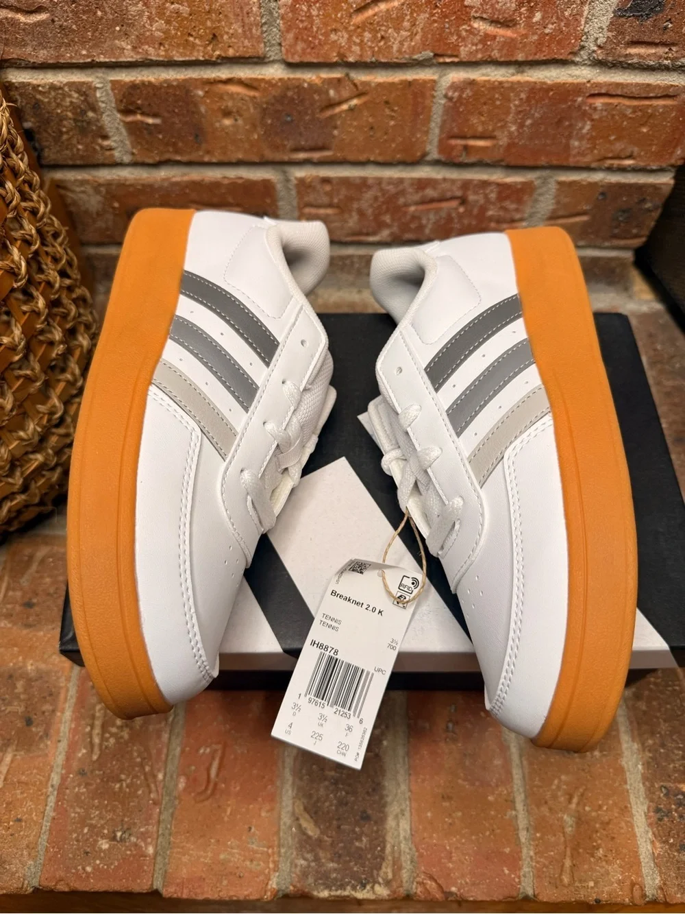 Adidas Breaknet 2.0 K Kids Sneakers White Gray Gum Sole Size 4 Youth NIB